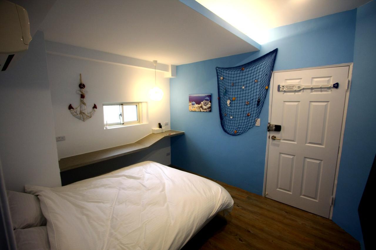 Color House Hostel Taichung Room photo