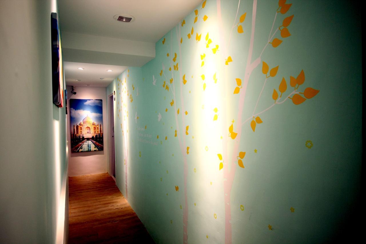 Color House Hostel Taichung Exterior photo