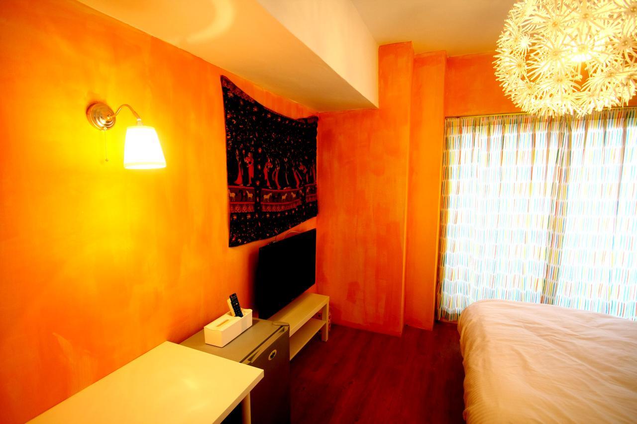 Color House Hostel Taichung Room photo