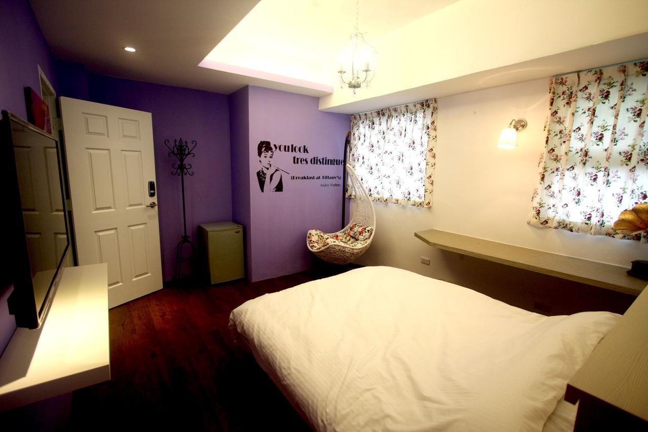 Color House Hostel Taichung Exterior photo