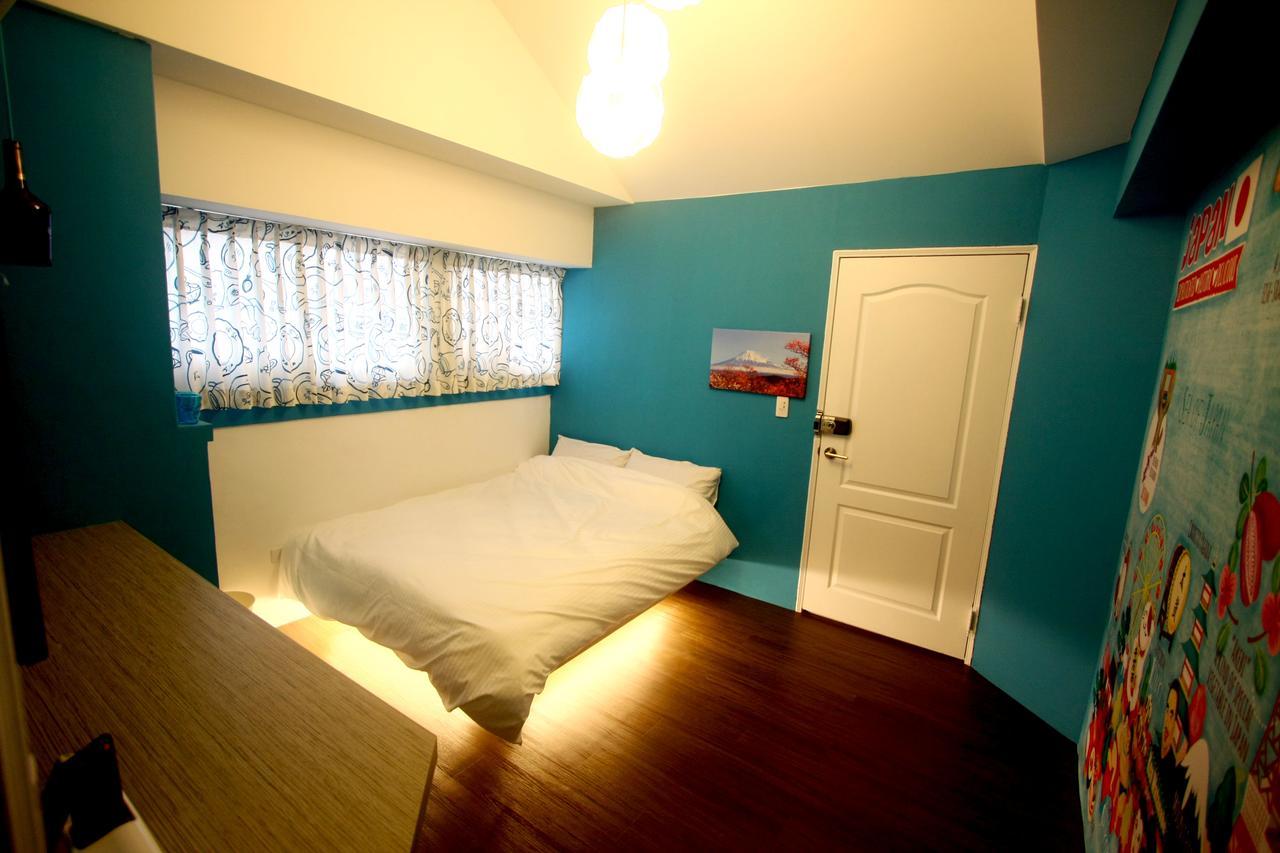 Color House Hostel Taichung Room photo