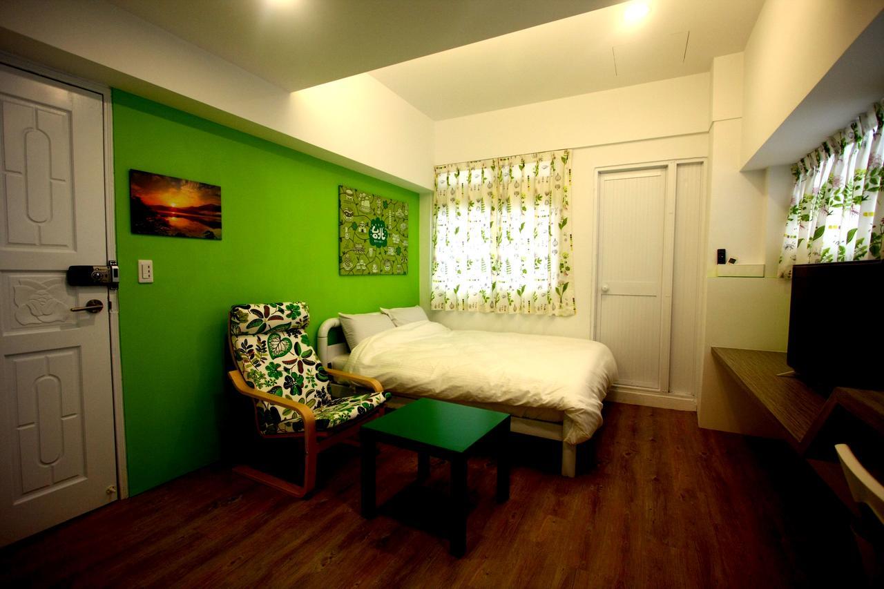 Color House Hostel Taichung Room photo